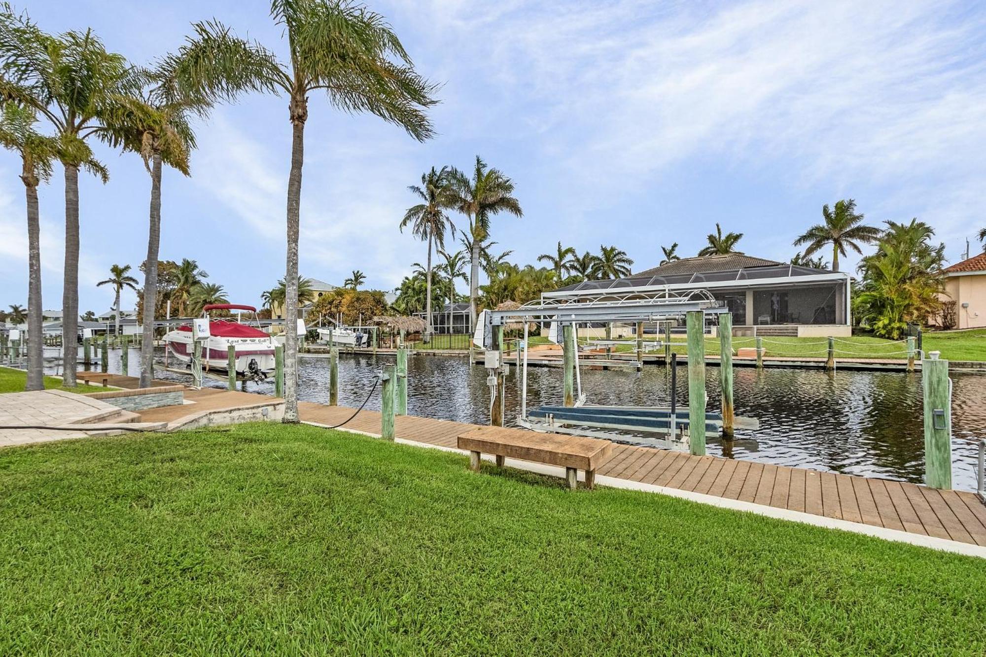 Boating & Fishing Enthusiasts, Heated Pool And Spa, Bicycles - Latitude Adjustment - Roelens Villa Cabo Coral Exterior foto